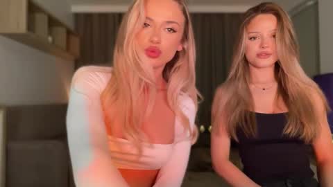 Snapshot of julia_rle chatting on 10.23.25 Julia R Le online show from 10.23.25