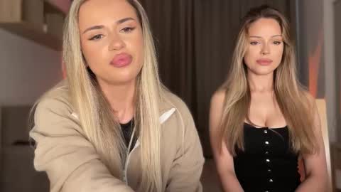 Snapshot of julia_rle chatting on 11.03.25 Julia R Le online show from 11.03.25