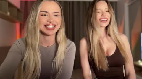 Snapshot of julia_rle chatting on 11.04.25 Julia R Le online show from 11.04.25