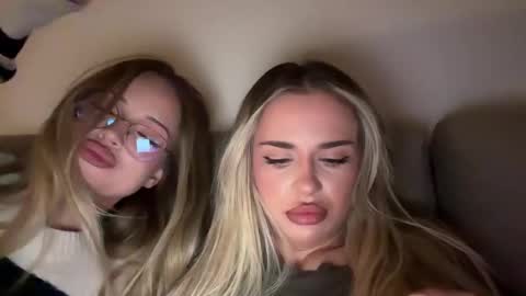 Snapshot of julia_rle chatting on 11.24.25 Julia R Le online show from 11.24.25