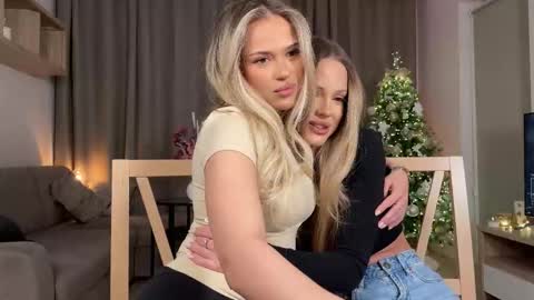 Snapshot of julia_rle chatting on 12.04.25 Julia R Le online show from 12.04.25