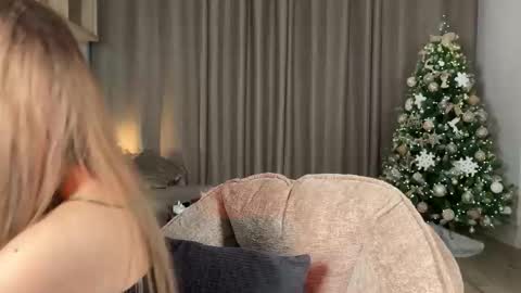 Snapshot of julia_rle chatting on 01.12.26 Julia R Le online show from 01.12.26