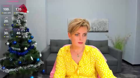 Snapshot of julia_wilsons chatting on 12.14.25 Julia online show from 12.14.25