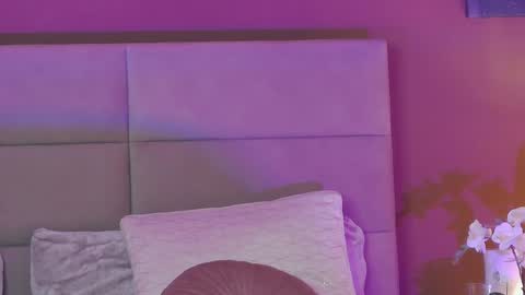 Snapshot of juliaharveyy chatting on 01.31.25 Julia online show from 01.31.25