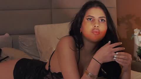 Snapshot of juliaharveyy chatting on 02.04.25 Julia online show from 02.04.25