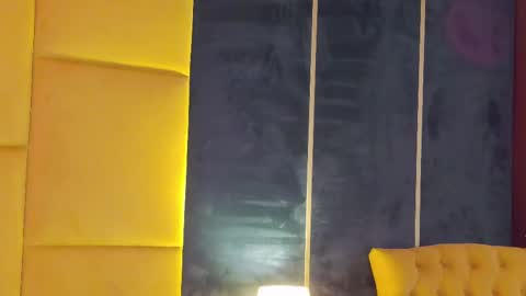 Snapshot of juliaharveyy chatting on 02.27.25 Julia online show from 02.27.25