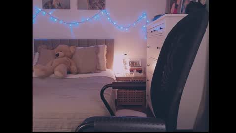 julialiones online show from 02.05.26