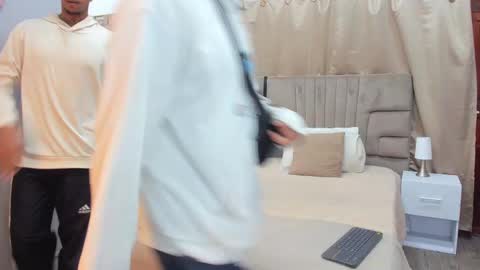 Snapshot of julian_billy chatting on 12.27.24 julian billy online show from 12.27.24