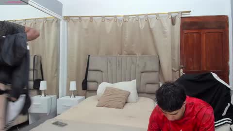 Snapshot of julian_billy chatting on 12.30.24 julian billy online show from 12.30.24