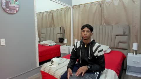 Snapshot of julian_billy chatting on 02.02.25 julian billy online show from 02.02.25