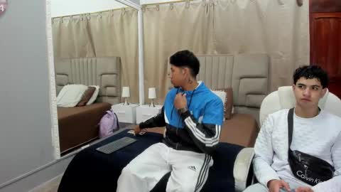 Snapshot of julian_billy chatting on 02.06.25 julian billy online show from 02.06.25