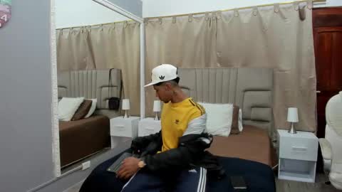 Snapshot of julian_billy chatting on 02.10.25 julian billy online show from 02.10.25