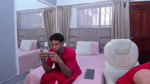 Snapshot of julian_billy chatting on 02.11.25 julian billy online show from 02.11.25