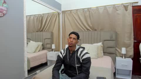 Snapshot of julian_billy chatting on 02.23.25 julian billy online show from 02.23.25