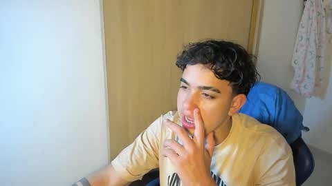 Snapshot of julian_billy chatting on 11.03.25 julian billy online show from 11.03.25