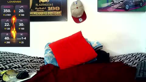 Julian independent model online show from 03.04.25