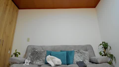 julian_wallace online show from 12.04.24