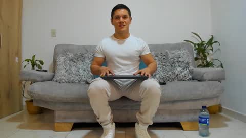 julian_wallace online show from 12.14.24