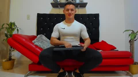 julian_wallace online show from 02.12.25