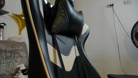 julian_wallace online show from 09.17.25