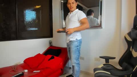 julian_wallace online show from 02.22.26