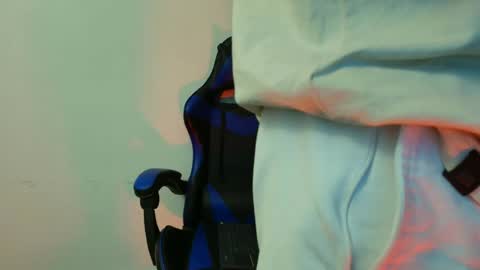 julian_wallace1 online show from 07.24.26