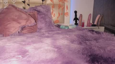 juliana_js_ online show from 10.10.25