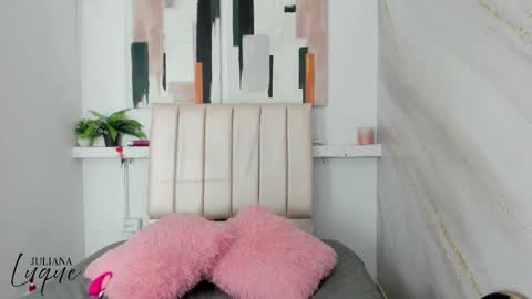 Snapshot of juliana_luque chatting on 11.27.25 Juli online show from 11.27.25