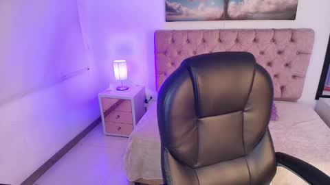  JULIANA CASTRO online show from 02.03.26