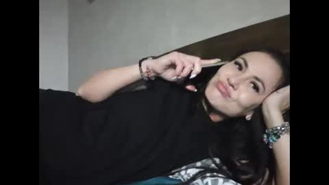 Snapshot of julianagold1 chatting on 01.14.25 julianagold1 online show from 01.14.25