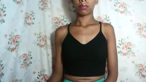 Snapshot of julianahsexy27 chatting on 01.11.26 Nathie online show from 01.11.26