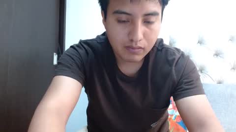 Snapshot of julianalvarez95 chatting on 10.26.25 Julian online show from 10.26.25