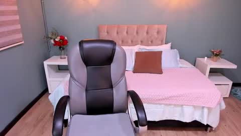 Julianne online show from 03.08.25