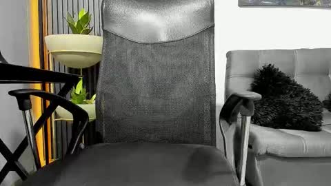 Snapshot of juliansexxx16 chatting on 11.19.25 Julian online show from 11.19.25