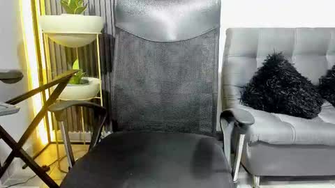 Snapshot of juliansexxx16 chatting on 12.04.25 Julian online show from 12.04.25