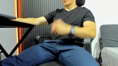 Julian online show from 08.02.26
