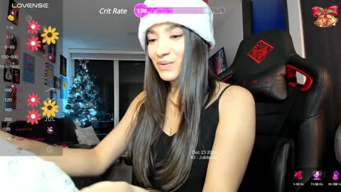 Snapshot of julidavila chatting on 12.25.24 Jeimy Help me to reach 100 thumbs up online show from 12.25.24