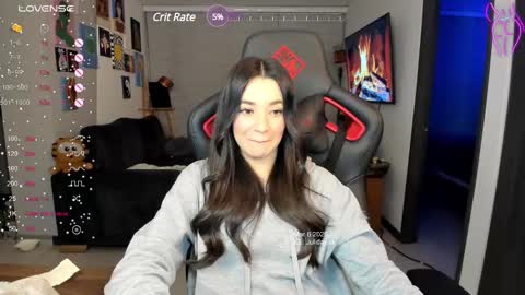Snapshot of julidavila chatting on 03.07.25 Jeimy Help me to reach 100 thumbs up online show from 03.07.25