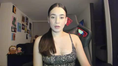 Jeimy Help me to reach 100 thumbs up online show from 11.24.25