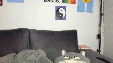 Jeimy Help me to reach 100 thumbs up online show from 06.29.26