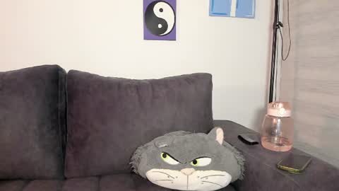 Jeimy Help me to reach 100 thumbs up online show from 07.21.26