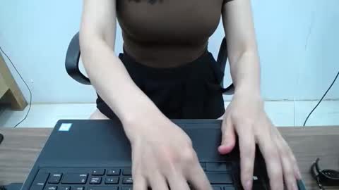 julie9x online show from 04.20.26