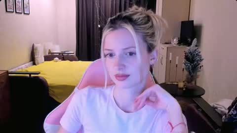 Julie online show from 11.21.25