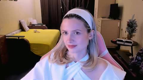 Julie online show from 11.28.25