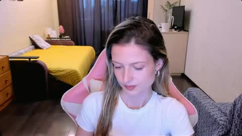 Julie online show from 07.10.26