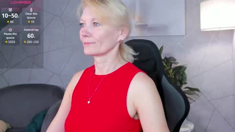 Snapshot of julie_lucasss chatting on 06.22.26 Julie Lucasss online show from 06.22.26