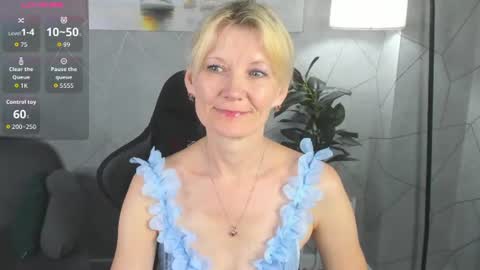Snapshot of julie_lucasss chatting on 06.29.26 Julie Lucasss online show from 06.29.26