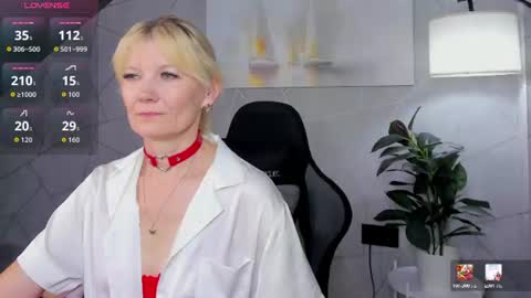 Snapshot of julie_lucasss chatting on 07.03.26 Julie Lucasss online show from 07.03.26