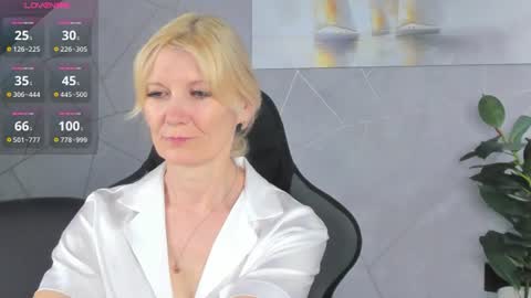 Snapshot of julie_lucasss chatting on 07.29.26 Julie Lucasss online show from 07.29.26