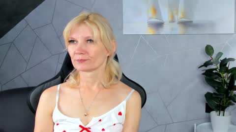 Snapshot of julie_lucasss chatting on 07.30.26 Julie Lucasss online show from 07.30.26